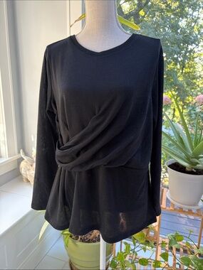 DG2 by Diane Gilman Black Long-Sleeve Twist Front Top